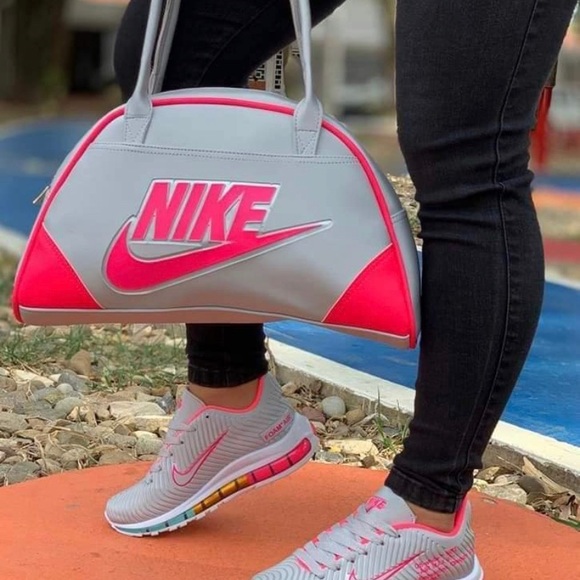 Shoe and bag sets - Picture 3 of 8